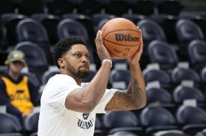 更是让湖人 更是让湖人