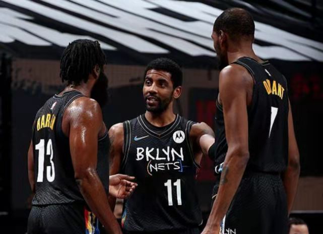 球星连续命中高难度投篮